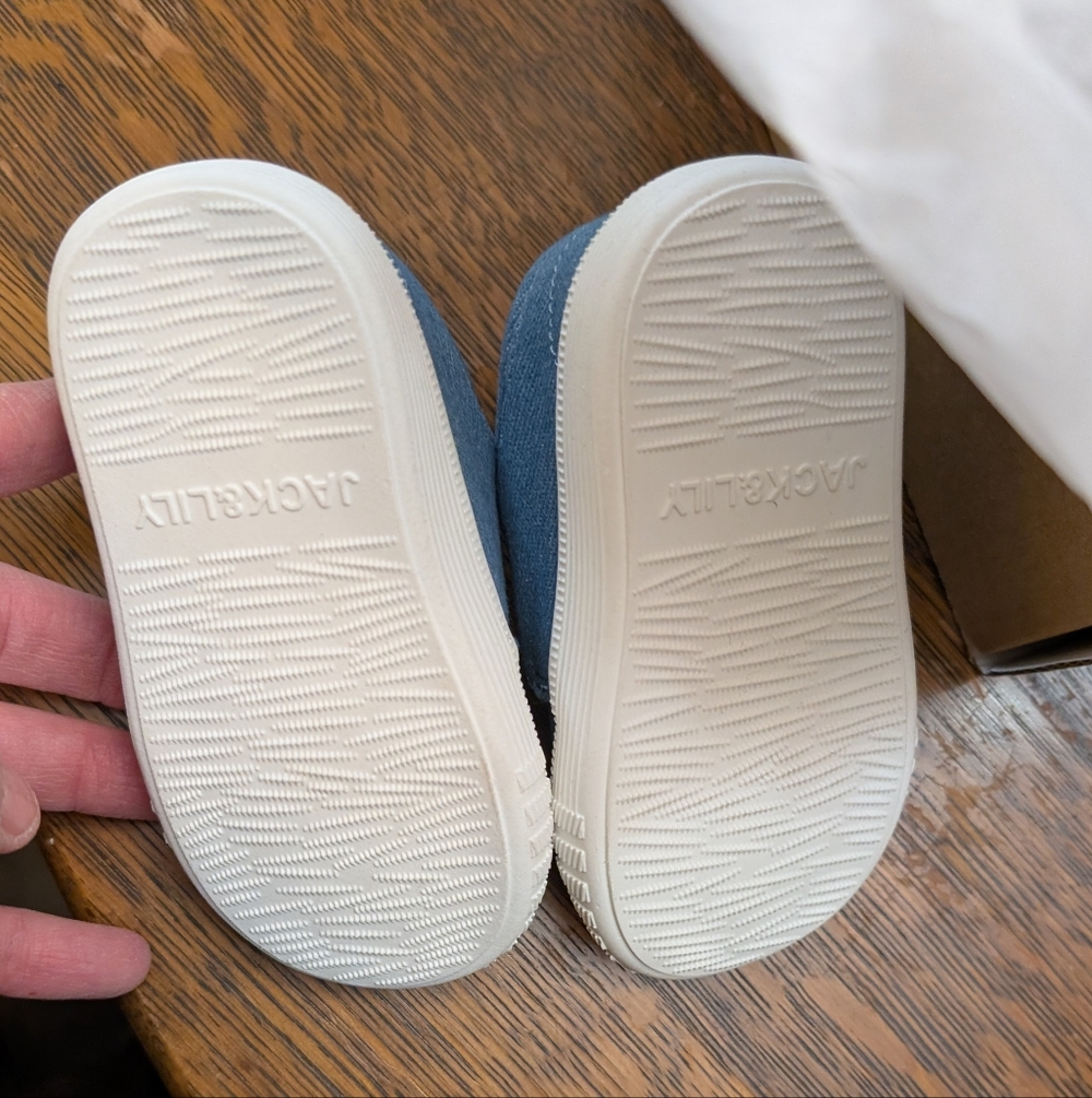 Kids Shoes - Picture 5 of 9
